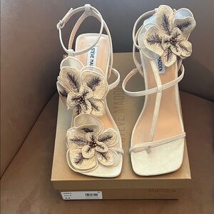 Steve Madden Beige Floral Women's Heels